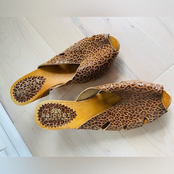 Vintage 90s Bridget Shuster Animal Print Wooden Heels Size 6.5 Pin up Retro - Picture 7 of 7